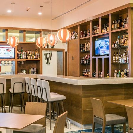 Hampton Inn&Suites by Hilton Salamanca Bajio Bagian luar foto