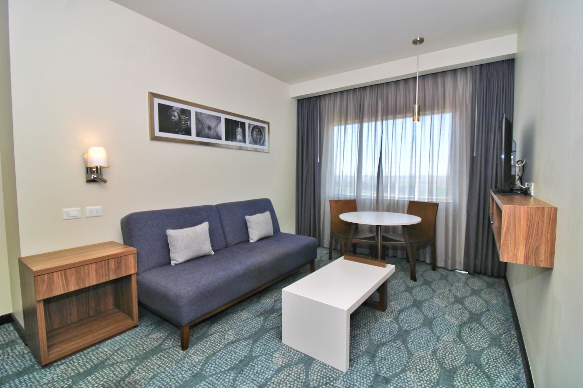 Hampton Inn&Suites by Hilton Salamanca Bajio Bagian luar foto