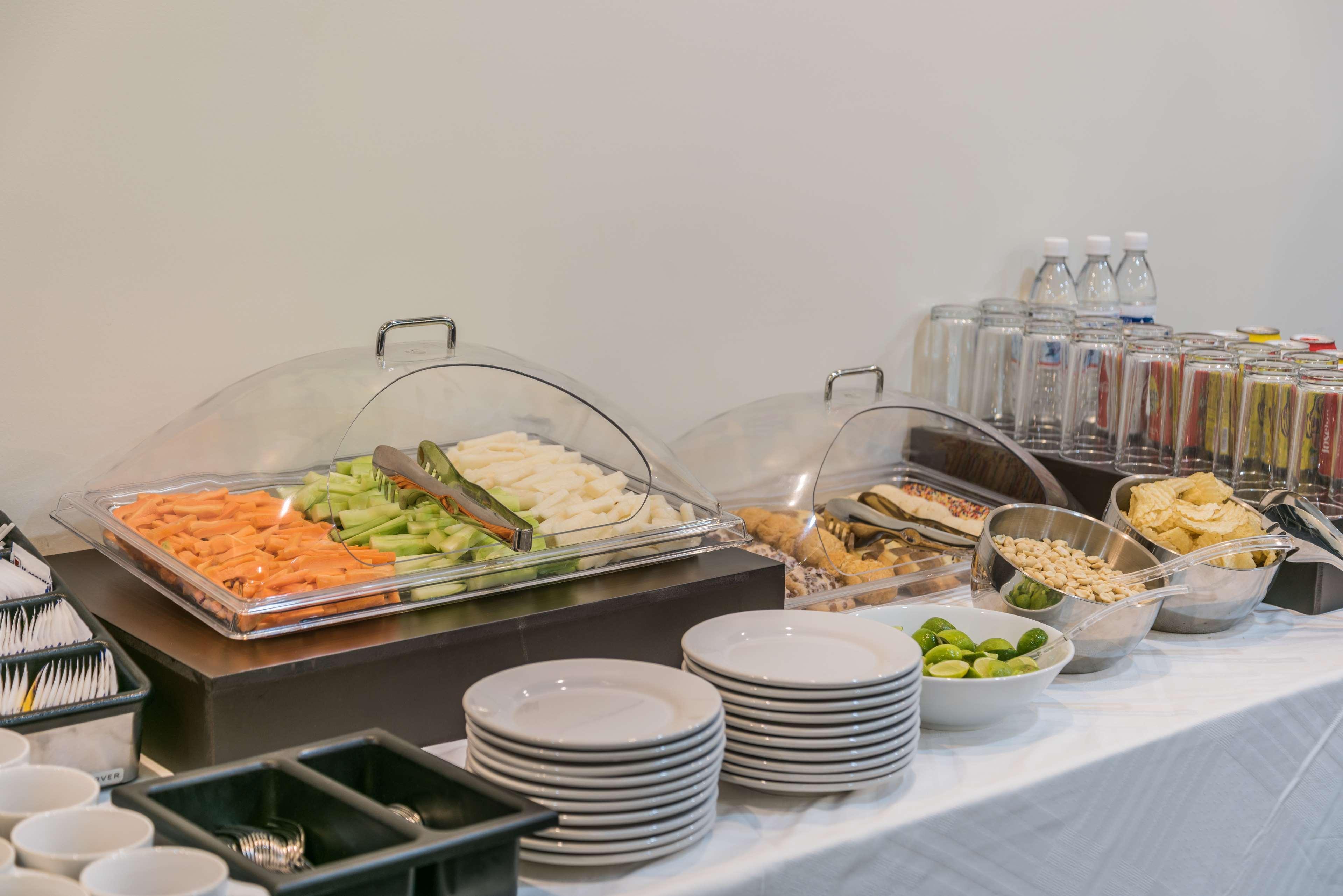 Hampton Inn&Suites by Hilton Salamanca Bajio Bagian luar foto