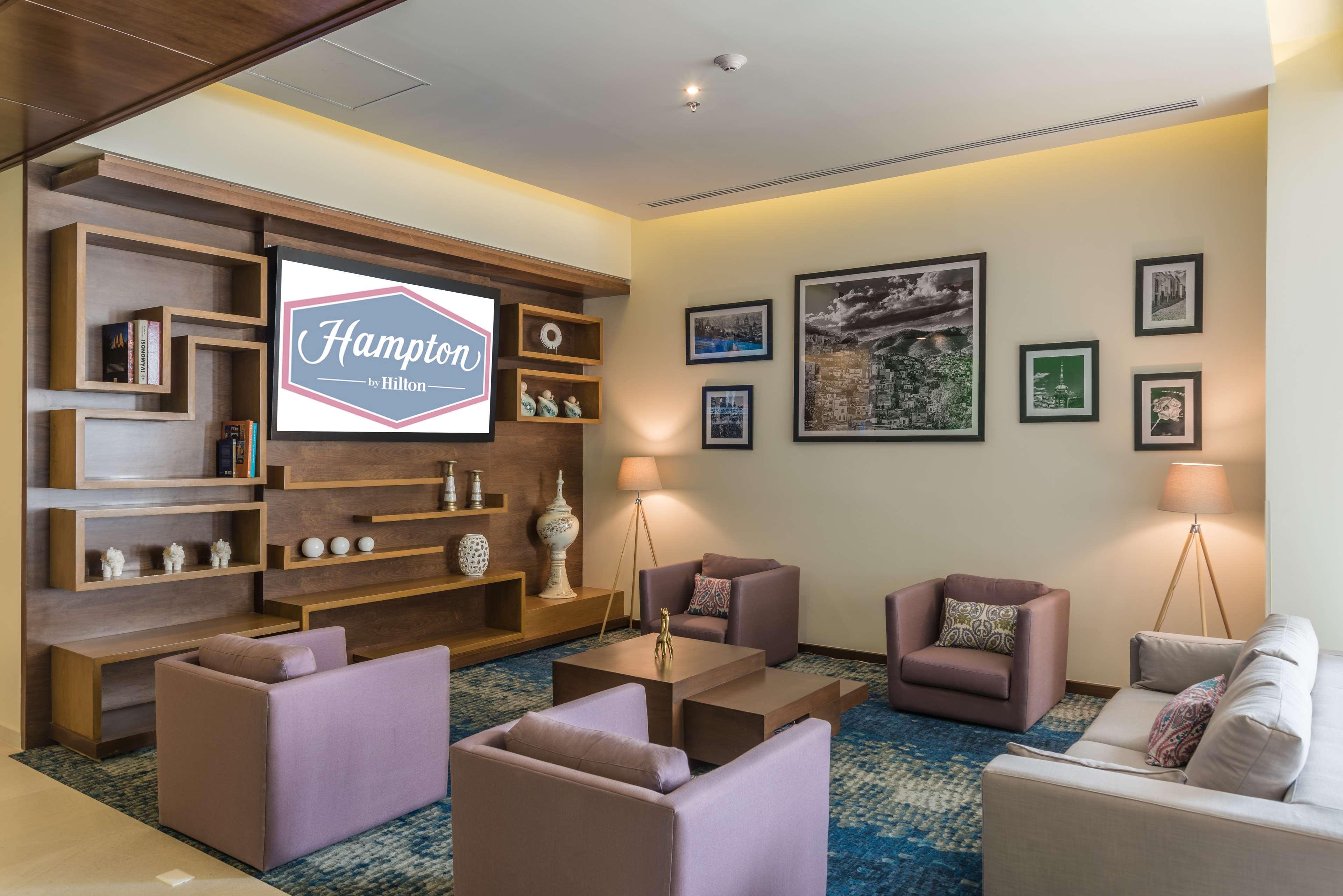 Hampton Inn&Suites by Hilton Salamanca Bajio Bagian luar foto
