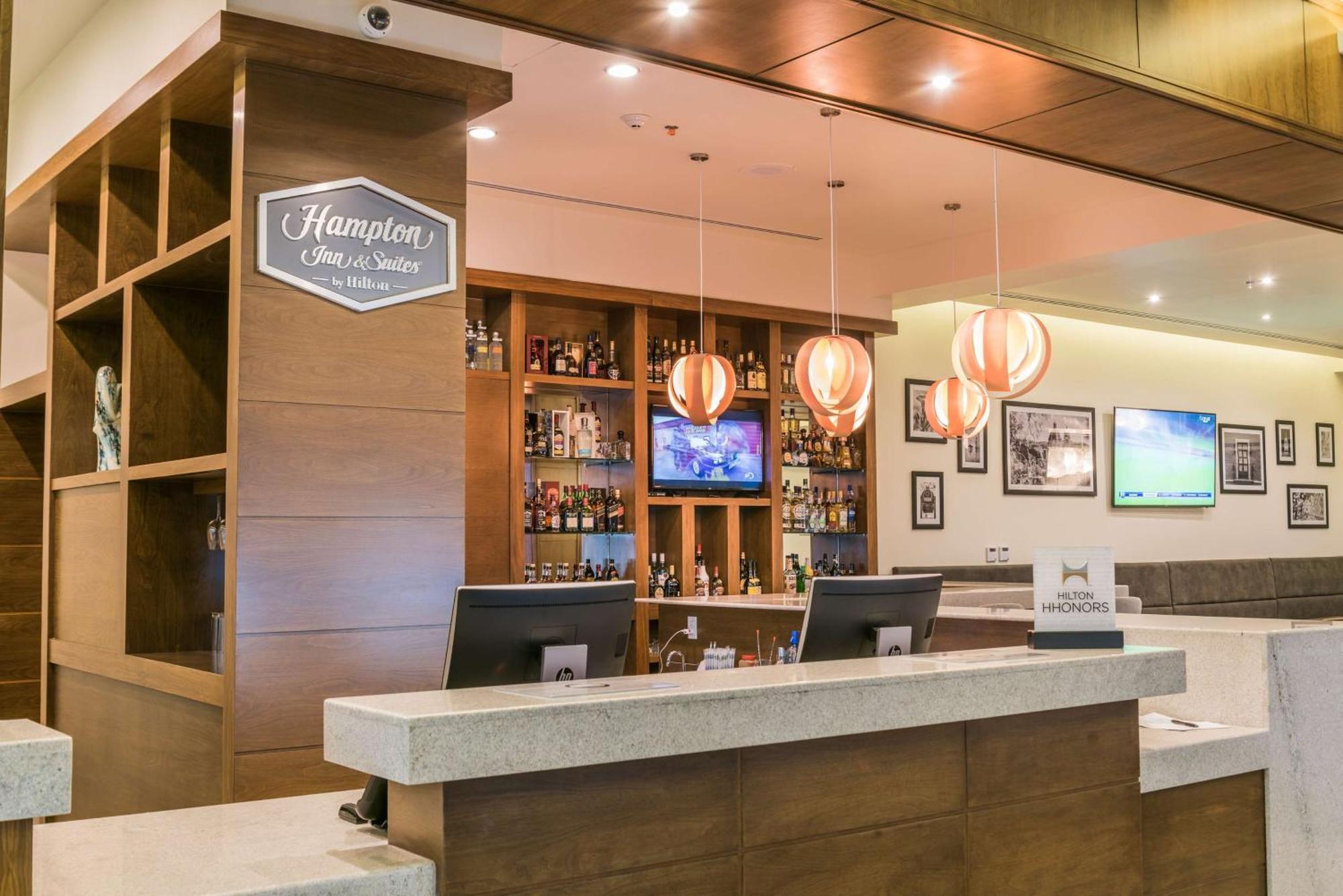 Hampton Inn&Suites by Hilton Salamanca Bajio Bagian luar foto