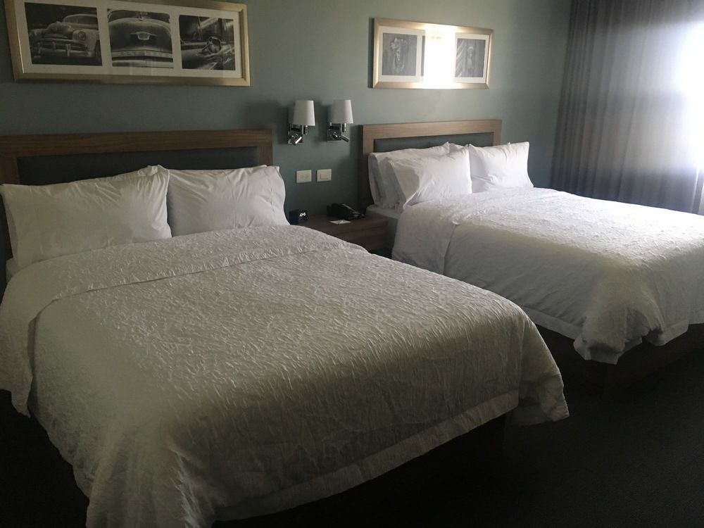 Hampton Inn&Suites by Hilton Salamanca Bajio Bagian luar foto